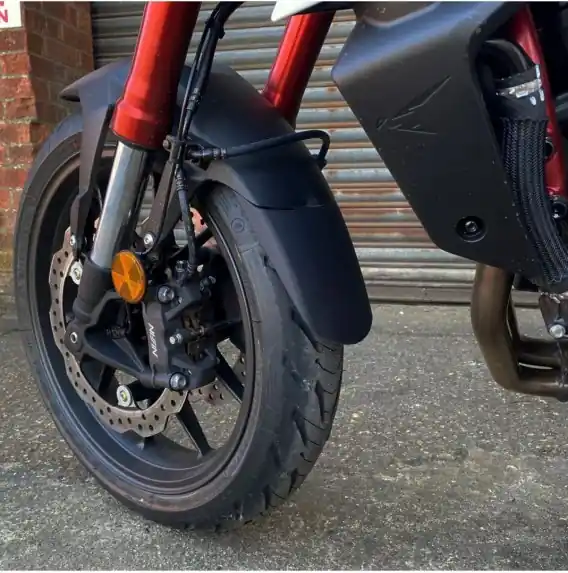 Ostatnia szansa Przedłużenie błotnika do Honda CB750 Hornet 23-25 (przednie)