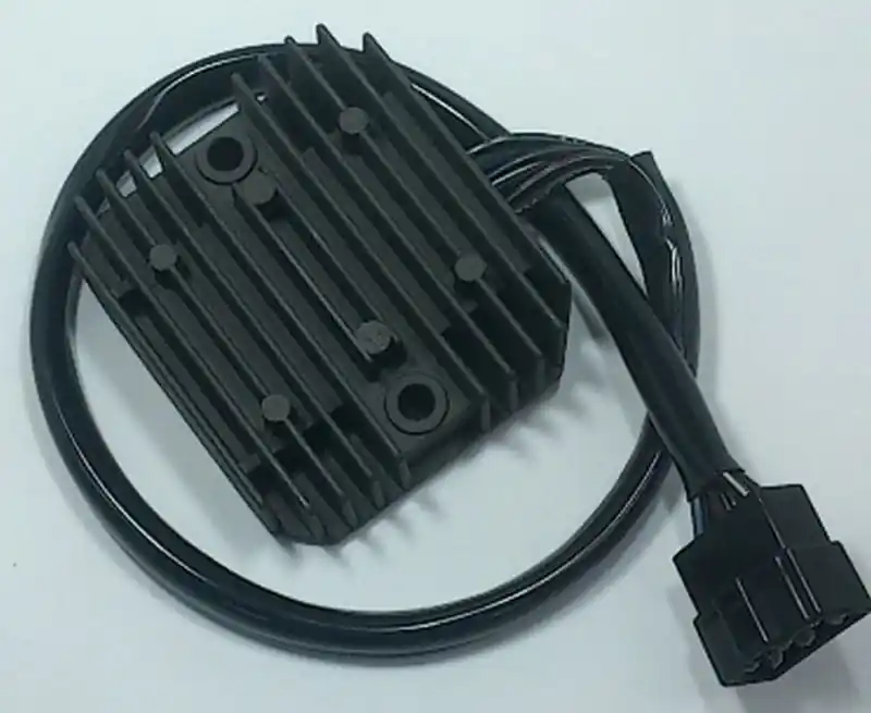 TOURMAX REGULATOR NAPIĘCIA KAWASAKI W 650 ‘99-‘06, VN 1500 CLASIC/VULCAN ‘96-‘04, VN 1600 CLASIC/VULCAN ‘03-‘08 (OEM 21066-1106) (MADE IN JAPAN) Dostępne od ręki